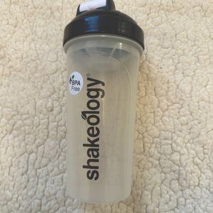 Beachbody shaker cup